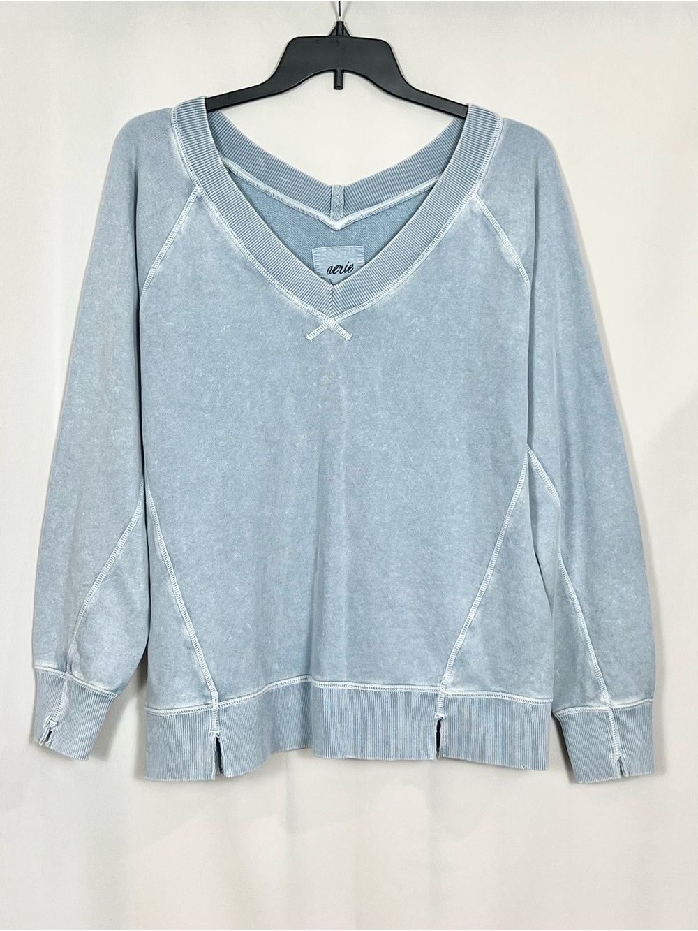 Aerie Women’s Downtime Oversized Big Hug V-Neck Sweatshirt Cloud Wash Color XS